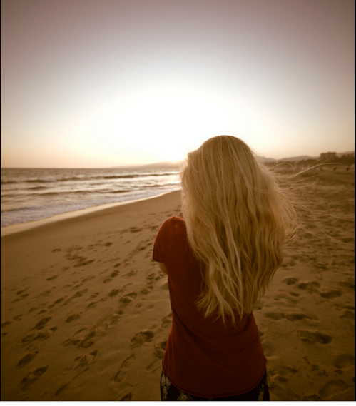 beach girl back.png